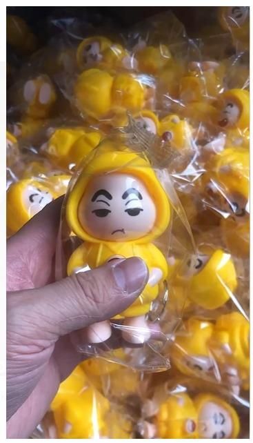 Shinchan Face-Changing Keychain 😂 – 3 Funny Expressions in One!